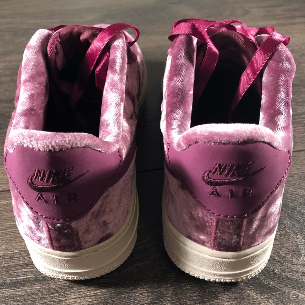 Nike Air Force 1 Velvet Shoes - Picture 4 of 7